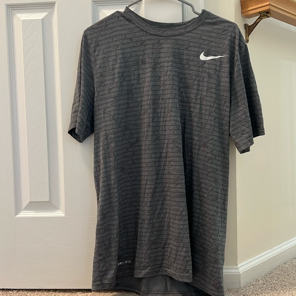 Nike athletic drifit men’s large t-shirt